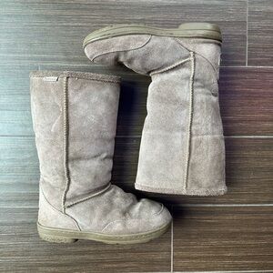 Bearpaw Pull On Boots Size 8 Furry Winter Boot